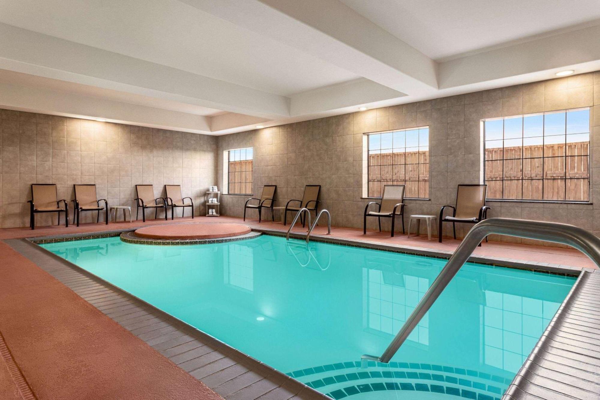 Baymont By Wyndham Wichita Falls Exterior photo